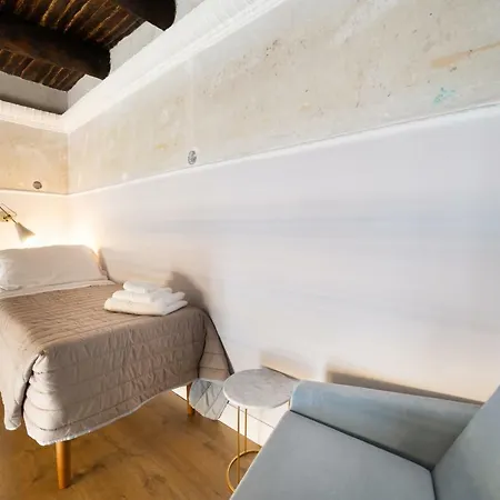 The Duomo House By House In Bed & Breakfast
